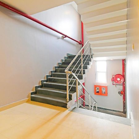 Super Townhouse Mancheswar Industrial Estate Hotel บูบันเนสชวาร์ ภายนอก รูปภาพ
