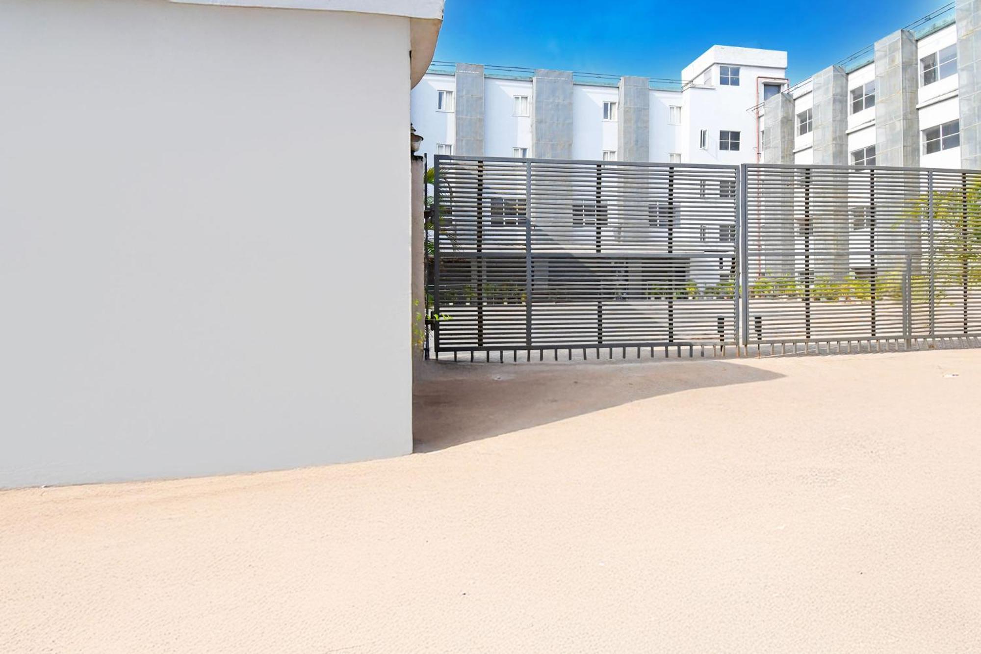 Super Townhouse Mancheswar Industrial Estate Hotel บูบันเนสชวาร์ ภายนอก รูปภาพ