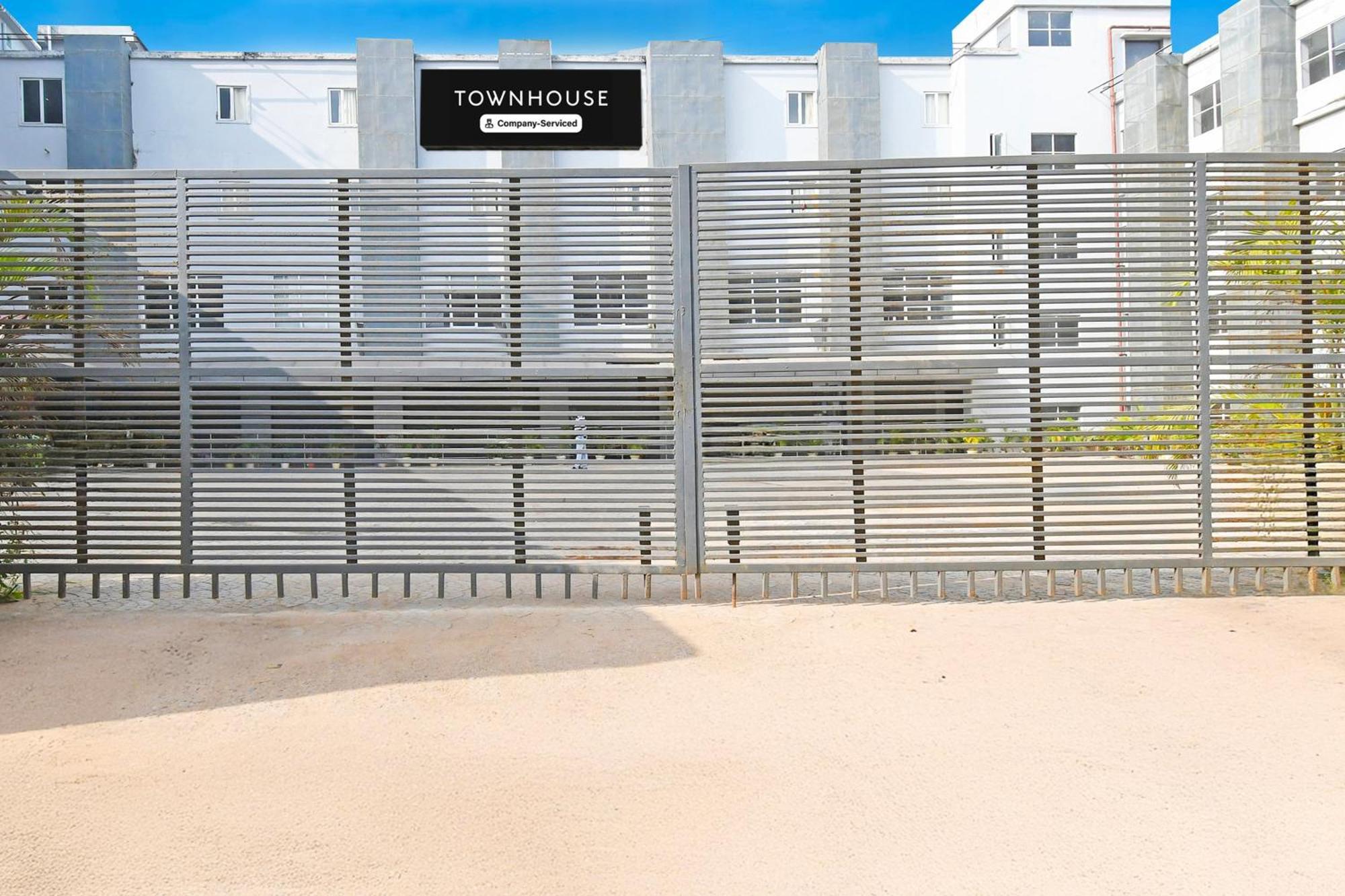 Super Townhouse Mancheswar Industrial Estate Hotel บูบันเนสชวาร์ ภายนอก รูปภาพ