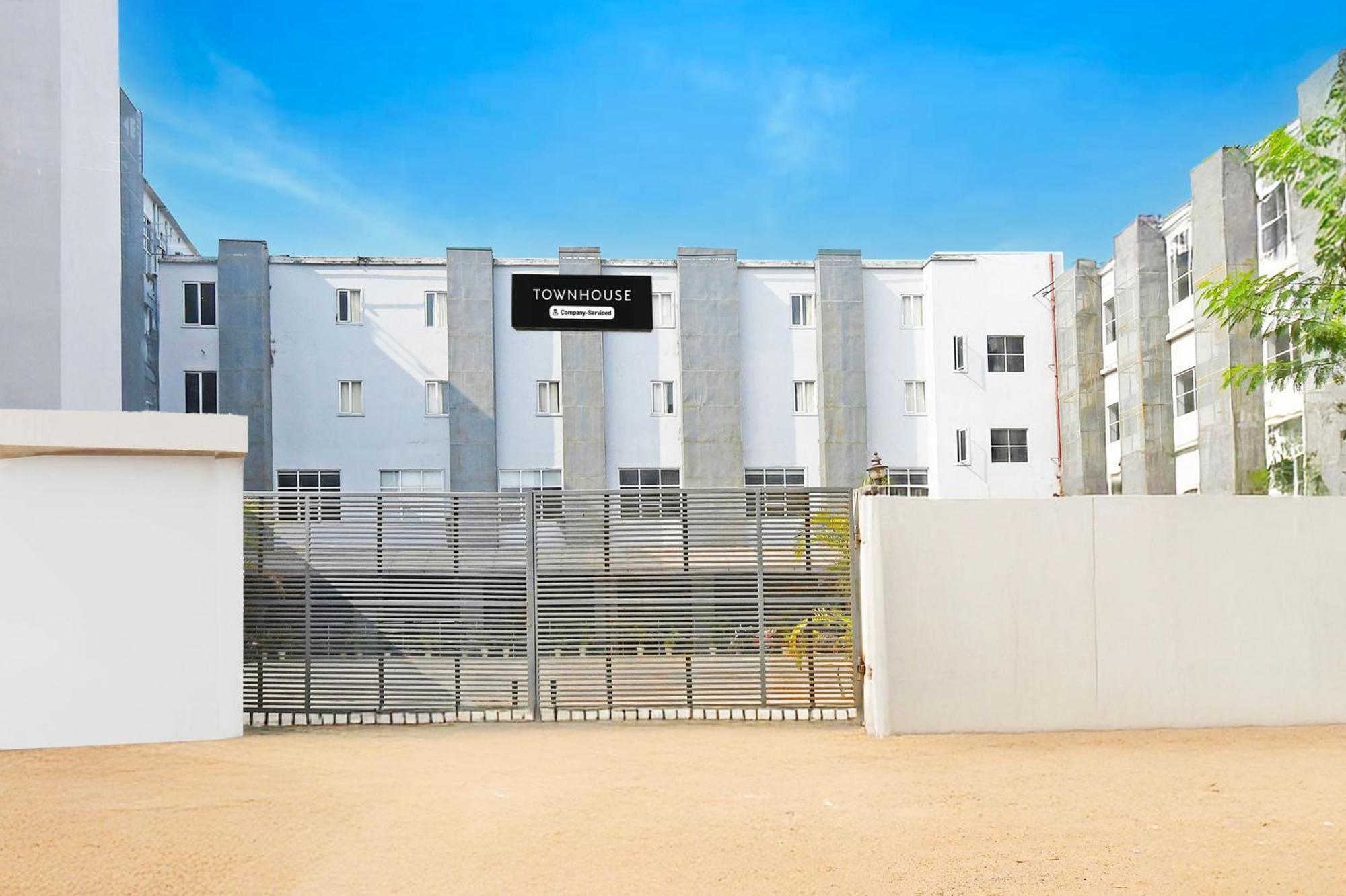 Super Townhouse Mancheswar Industrial Estate Hotel บูบันเนสชวาร์ ภายนอก รูปภาพ