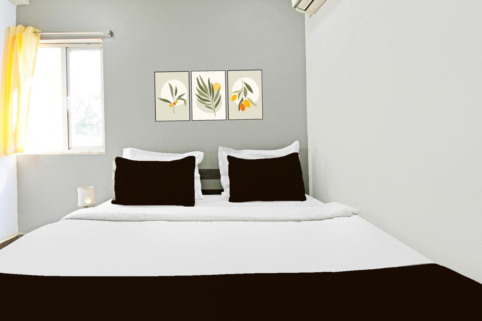 Super Townhouse Mancheswar Industrial Estate Hotel บูบันเนสชวาร์ ภายนอก รูปภาพ