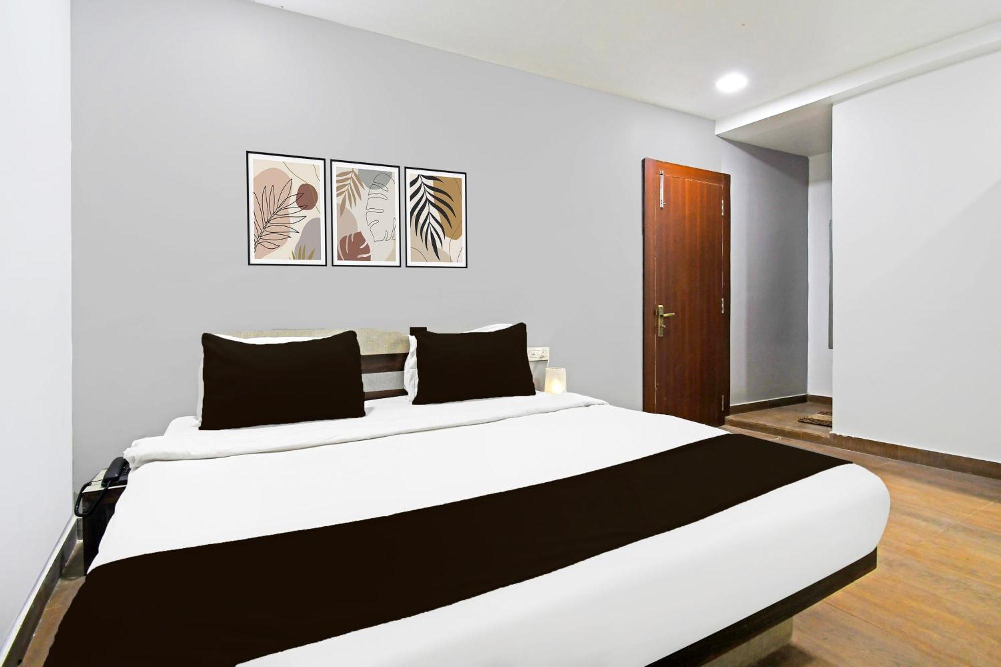 Super Townhouse Mancheswar Industrial Estate Hotel บูบันเนสชวาร์ ภายนอก รูปภาพ