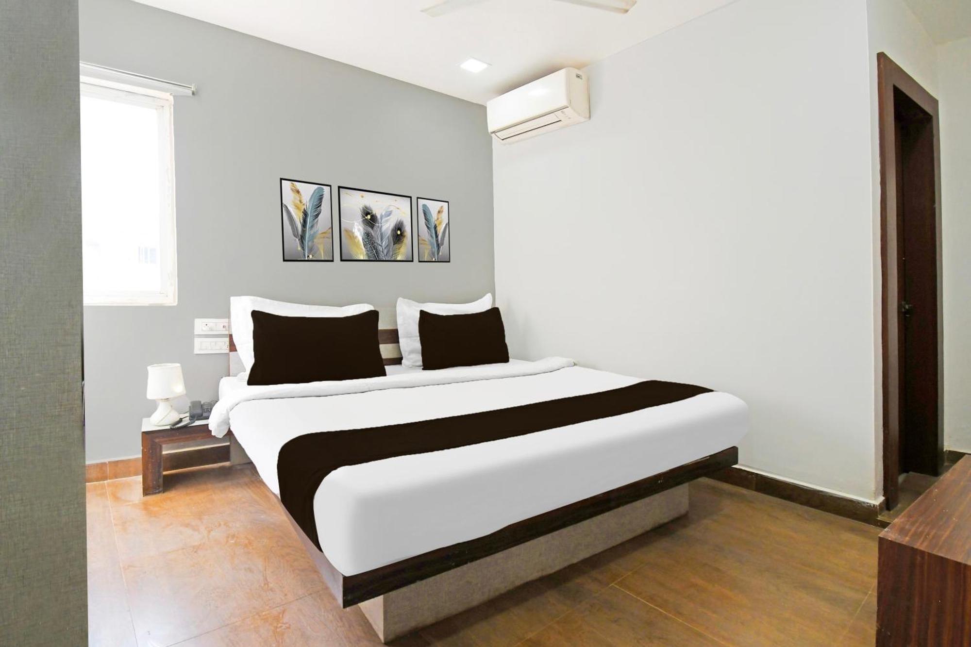 Super Townhouse Mancheswar Industrial Estate Hotel บูบันเนสชวาร์ ภายนอก รูปภาพ