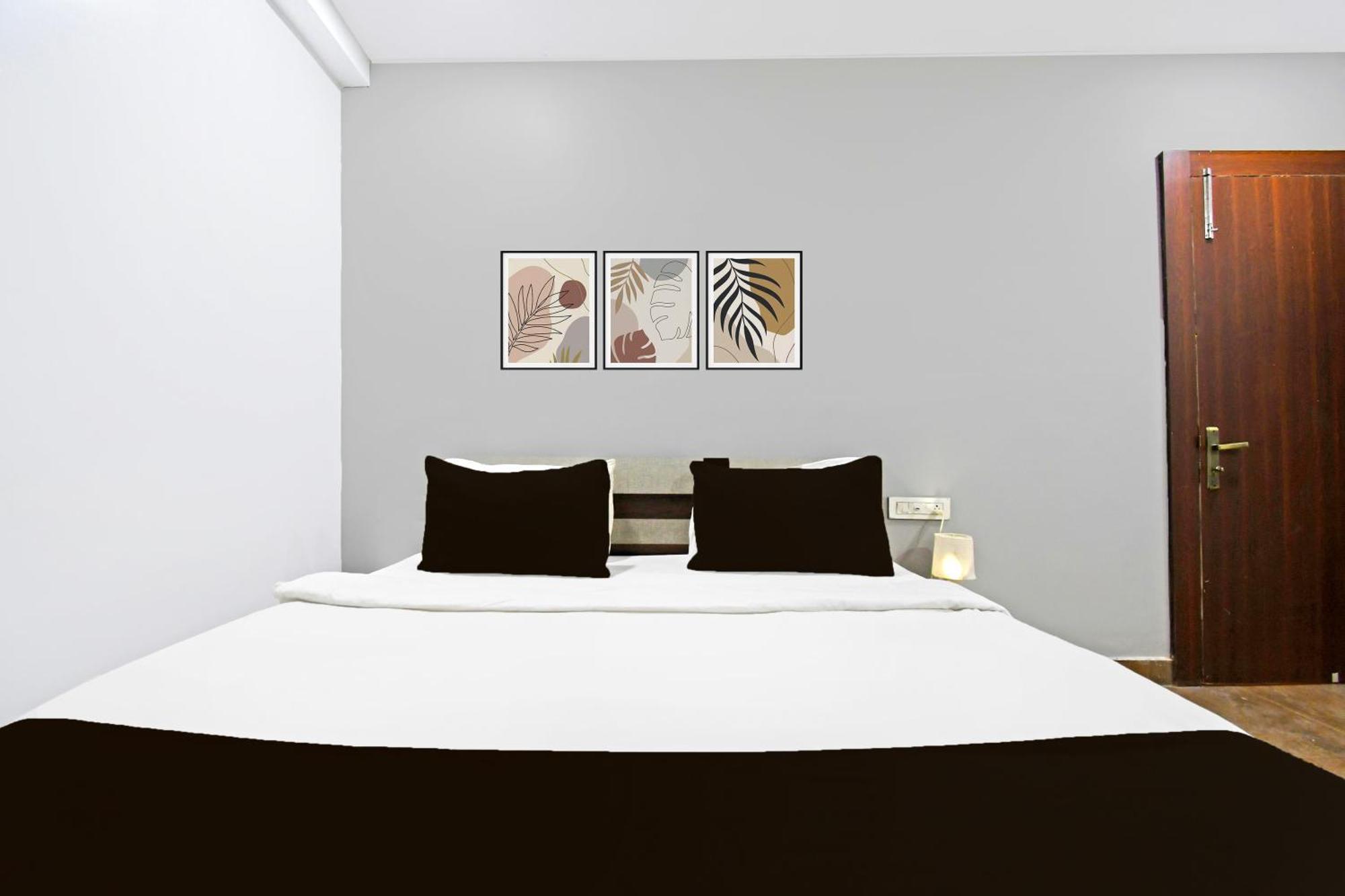 Super Townhouse Mancheswar Industrial Estate Hotel บูบันเนสชวาร์ ภายนอก รูปภาพ